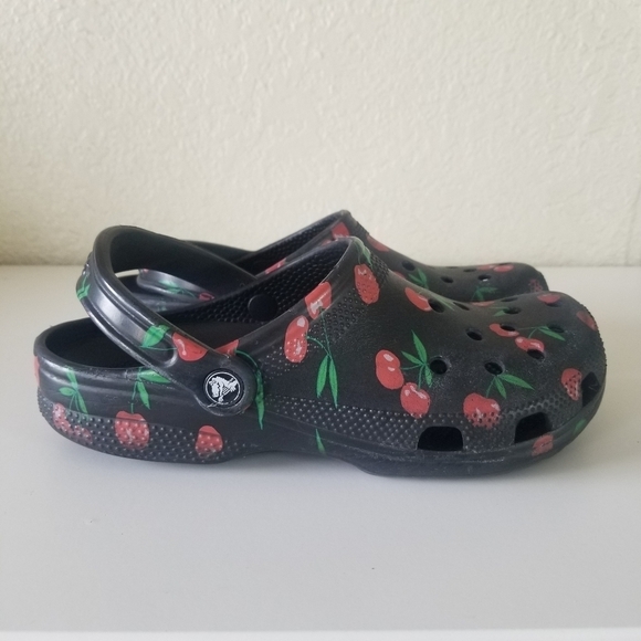 Crocs | Classic Clog Vacay Vibes Cherry - Picture 1 of 9